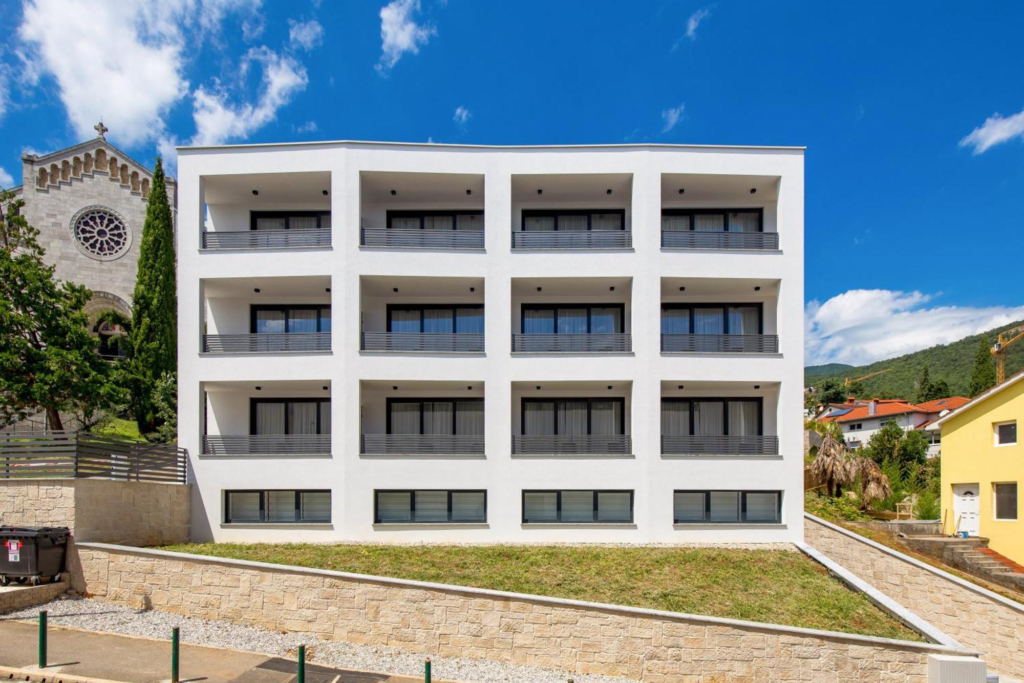 Belinda Apartments With Balcony & Private Parking Opatija Extérieur photo