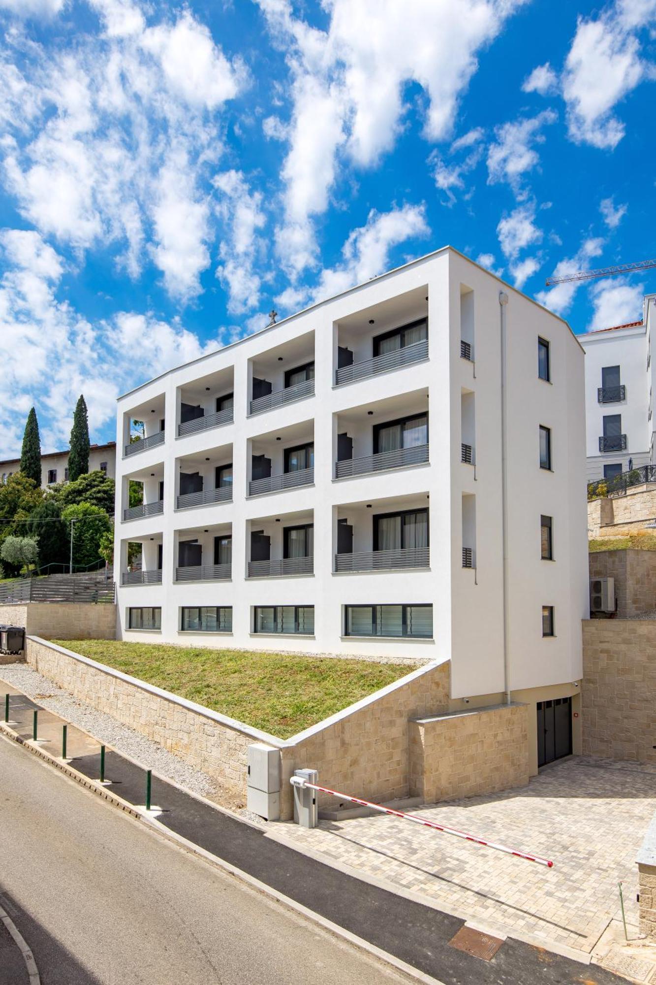 Belinda Apartments With Balcony & Private Parking Opatija Extérieur photo