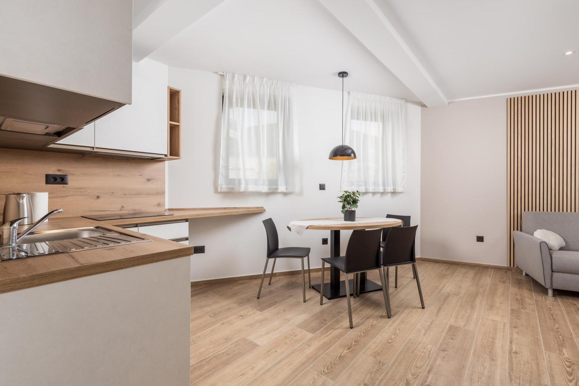 Belinda Apartments With Balcony & Private Parking Opatija Extérieur photo