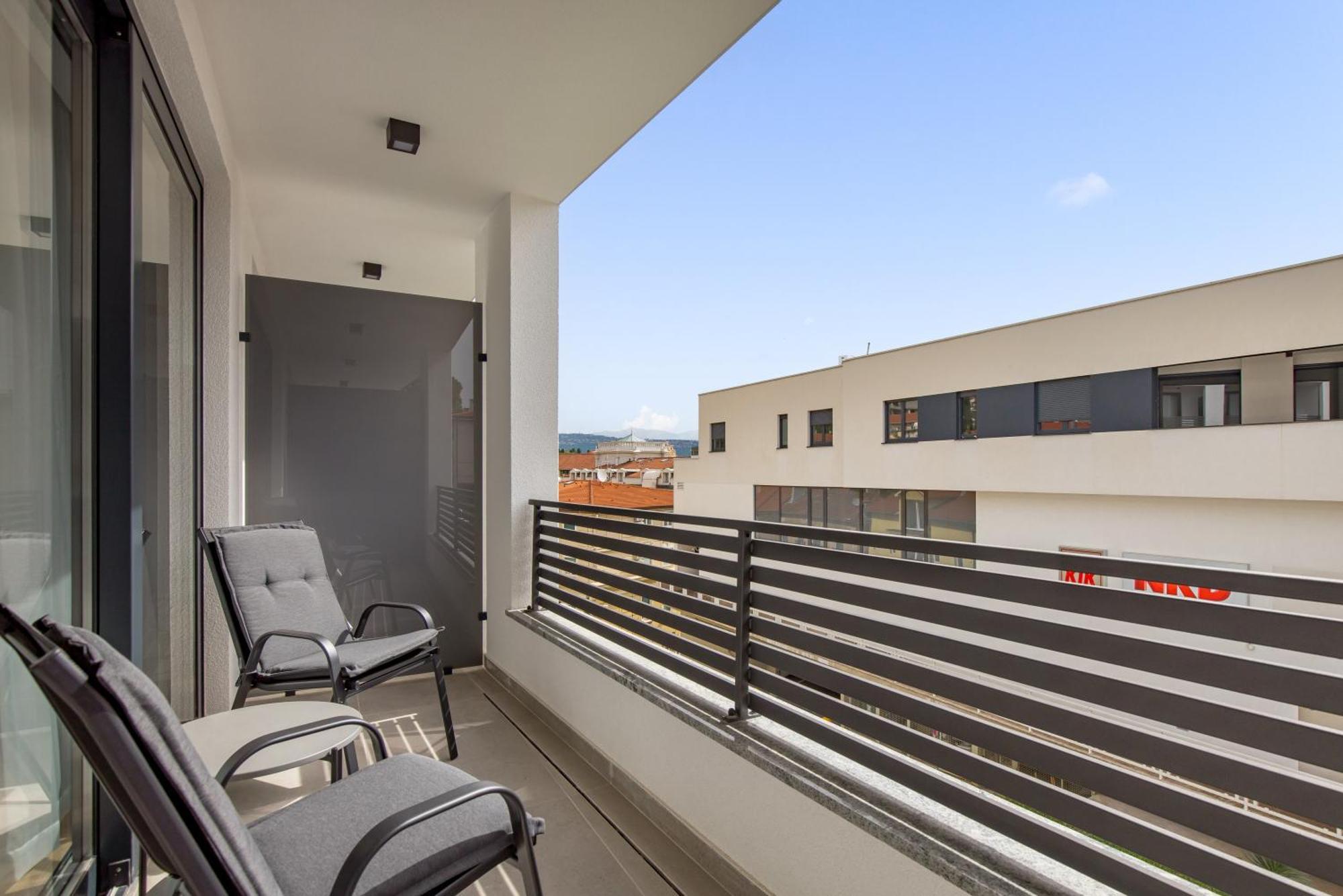 Belinda Apartments With Balcony & Private Parking Opatija Extérieur photo