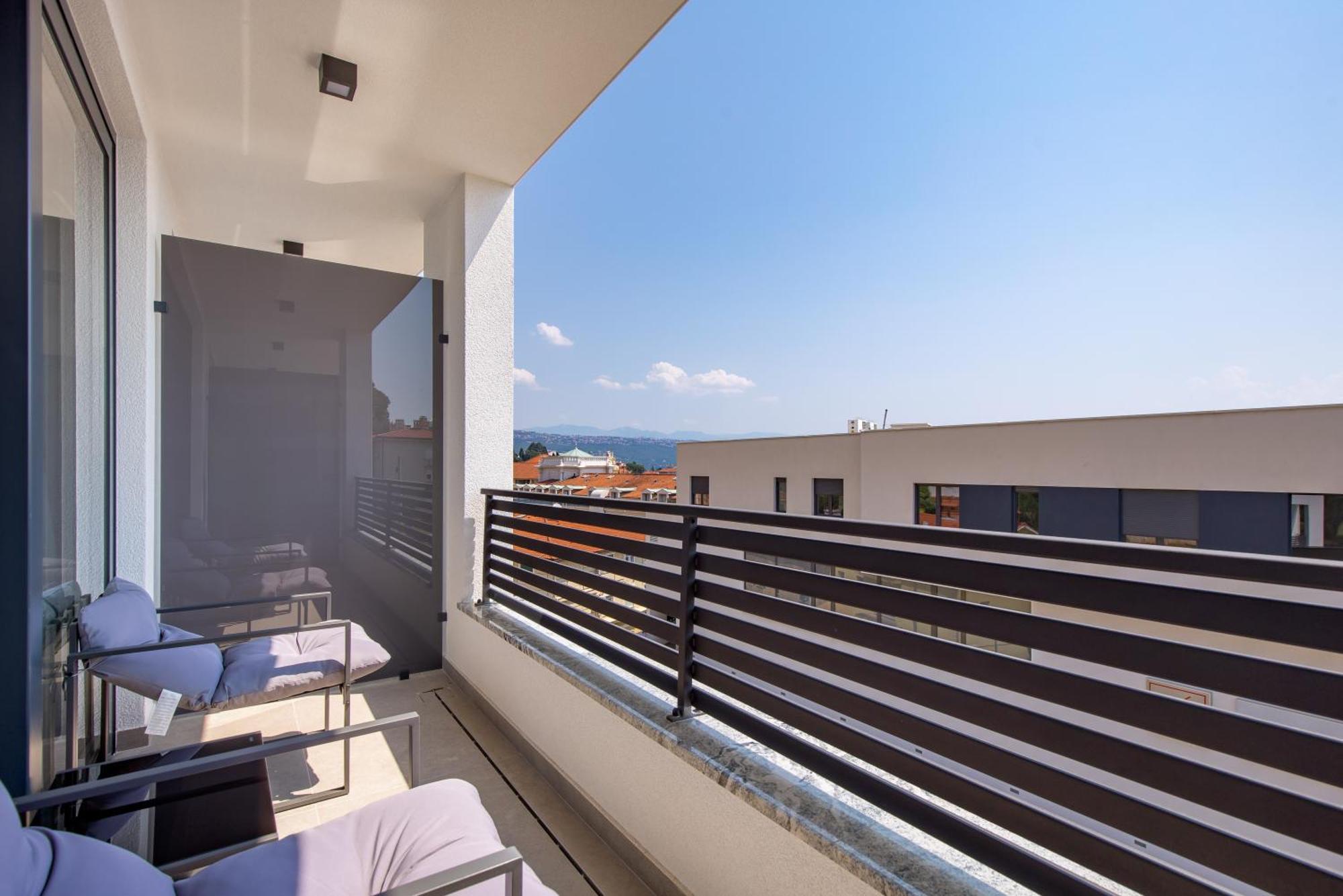 Belinda Apartments With Balcony & Private Parking Opatija Extérieur photo